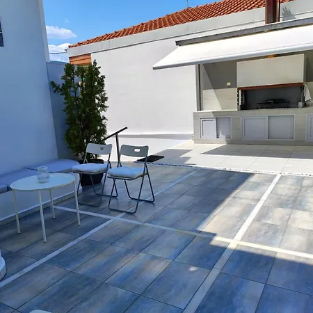 Sea & Summit Pool Βίλα